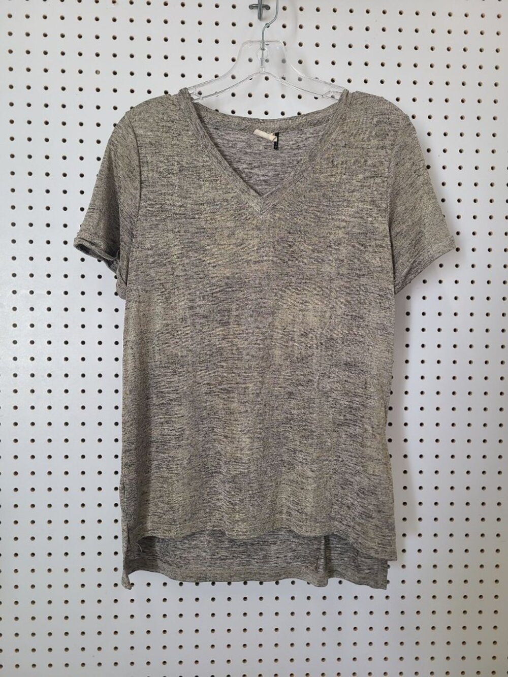 Akemi + Kin Heathered Gray V-Neck Short Sleeve High-Low Hem Womens Top Size S